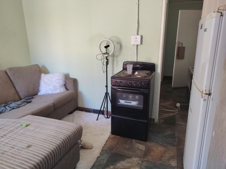 To Let 1 Bedroom Property for Rent in Oos Einde North West